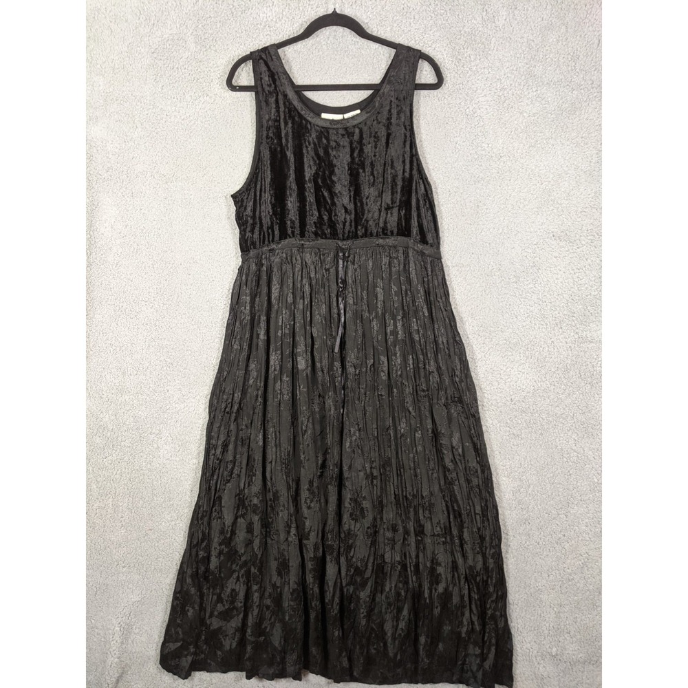 White Stag Fit & Flare Dress M(8-10) Floral Black Sleeveless Whimsygoth Witchy